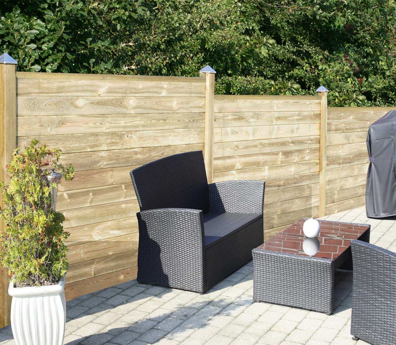 Profile fence 170 cm 5 sections with straight top profile and 6 medium sized fencing posts HORTUS