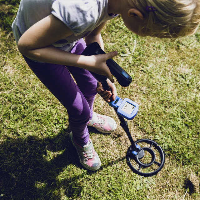Metal detector, beginner level