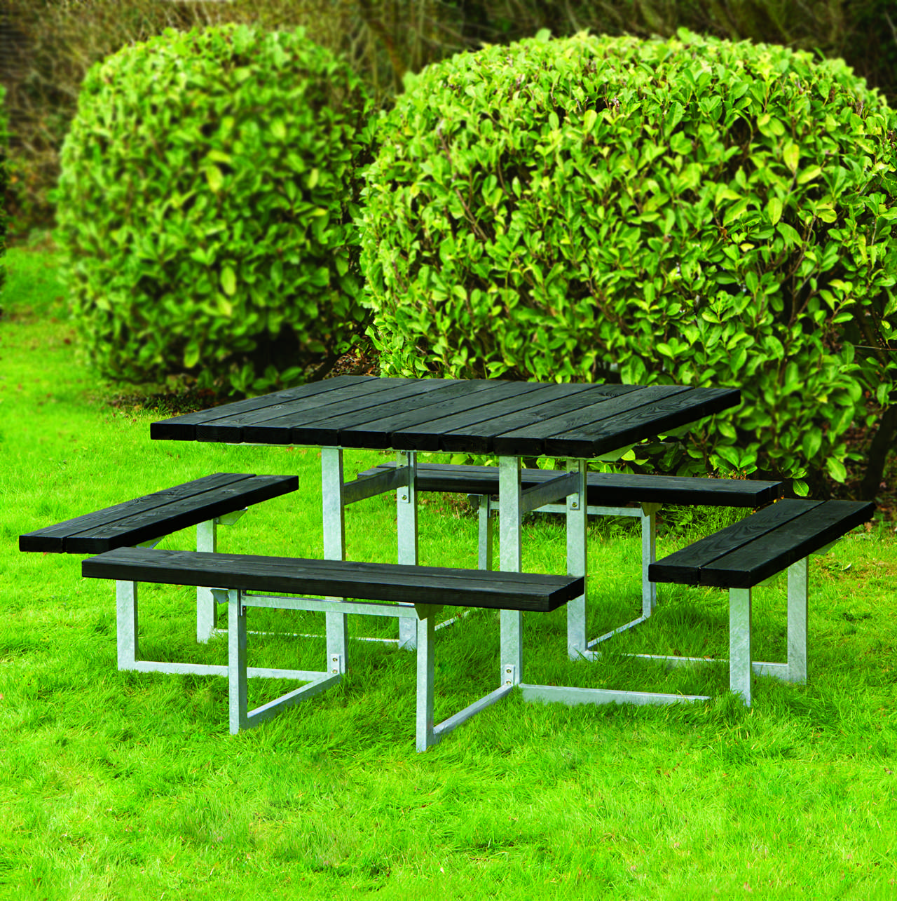 Picnic table model 8 black primed and galv. steel frame HORTUS