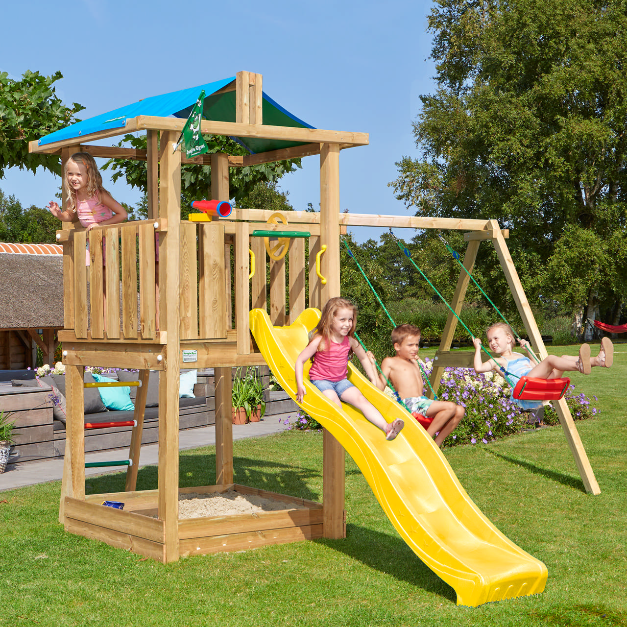 Playtower Jungle Gym Hut 2.1, w/2-Swing Module 220 and yellow slide