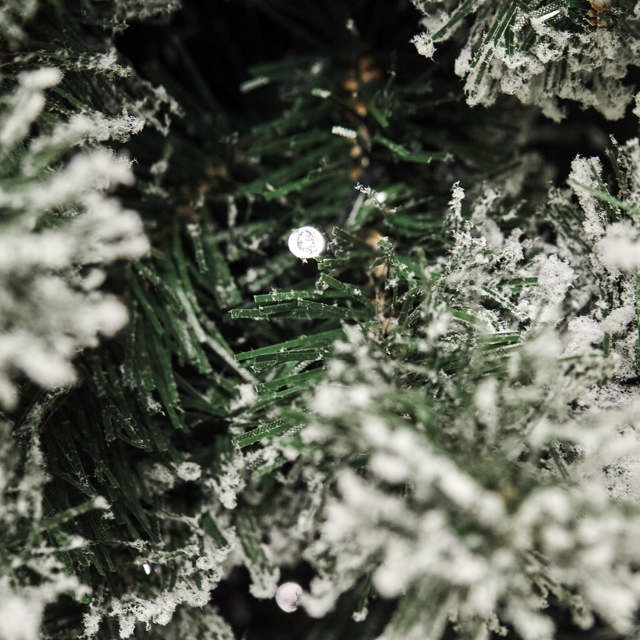 Artificial Christmas tree 