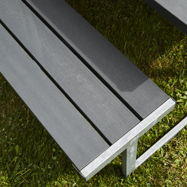 Picnic table 