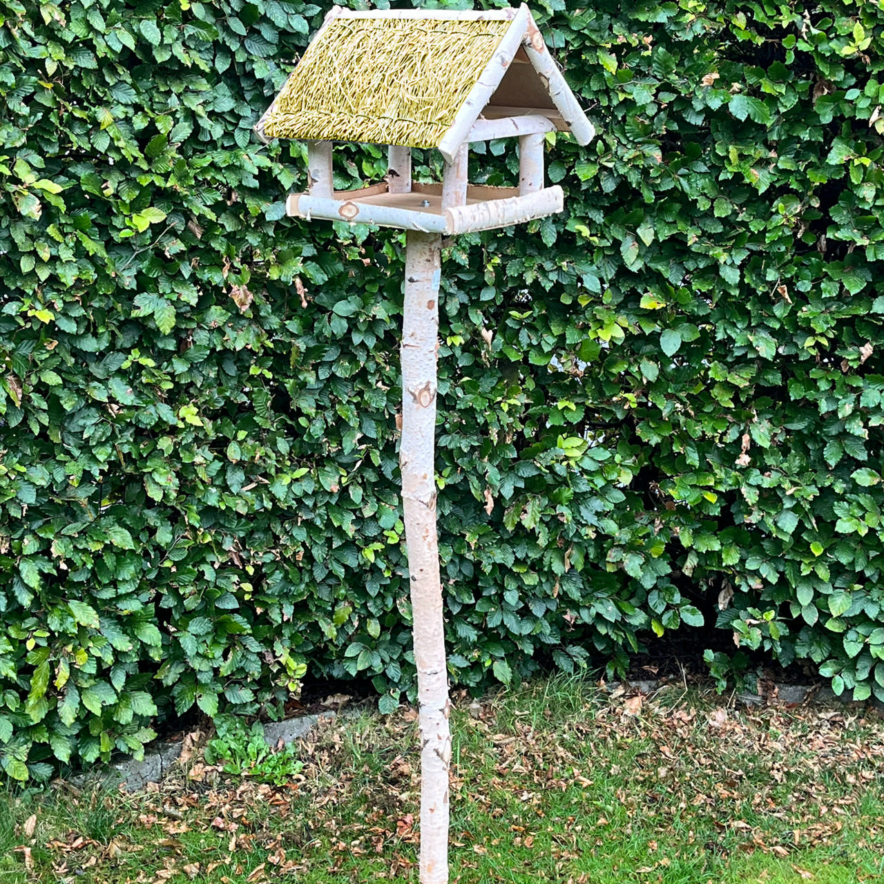 Bird feeder in birchwood HORTUS