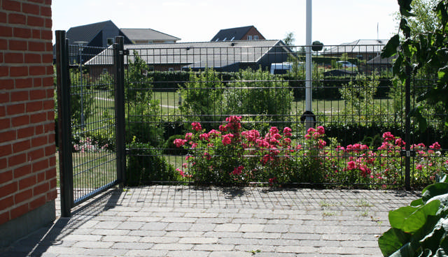 Panel fences